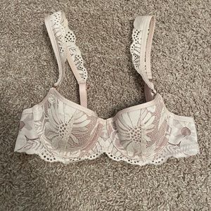 32A Aerie balconette bra.